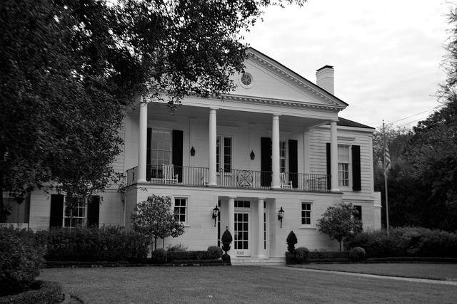 Exploring the Benefits of Investing in Domains in Kazakhstan